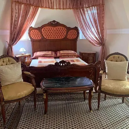 Отель Kastely *